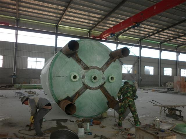 濰坊玻璃鋼立式儲罐，化工儲罐，鹽酸儲罐。